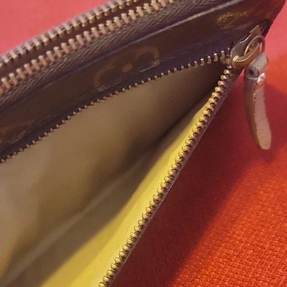 100% Authentic LOUIS VUITTON - Picture 5 of 9